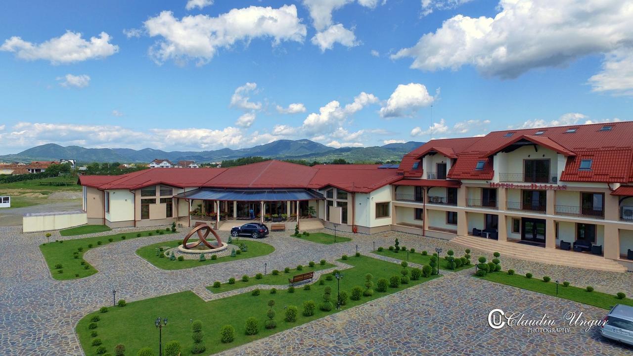 Hotel Dallas Negresti-Oas Exterior photo